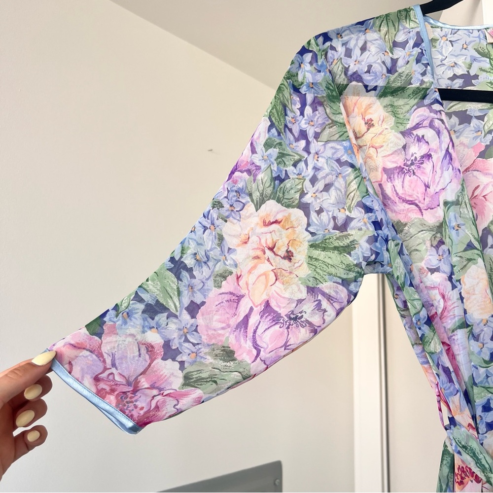 Vintage Victoria's Secret Floral Robe- Size XS/S - Picture 2 of 7